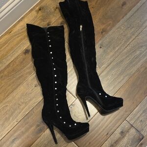 Elegant Black Over-the-Knee Boots